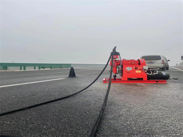 广华办事处马路路基路面开裂下沉注浆加固灌浆