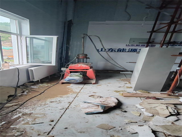 广华办事处地基基础下沉墙体裂缝加固注浆顶升施工